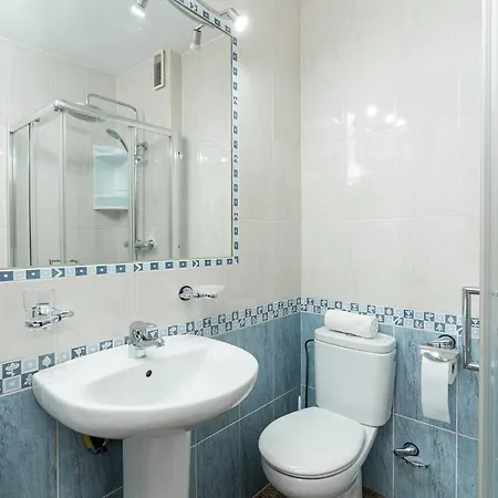 Nac8 - Bonito Con Vistas Al Mar 2 Dormitorios, Wifi, 3 Piscinas, Playa A 250 Metros * Benalmadena